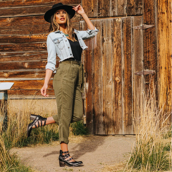 SOLD- Freebird Felicity Strappy Bootie Black Studded Buckle Leather Sz 9 - Picture 3 of 12